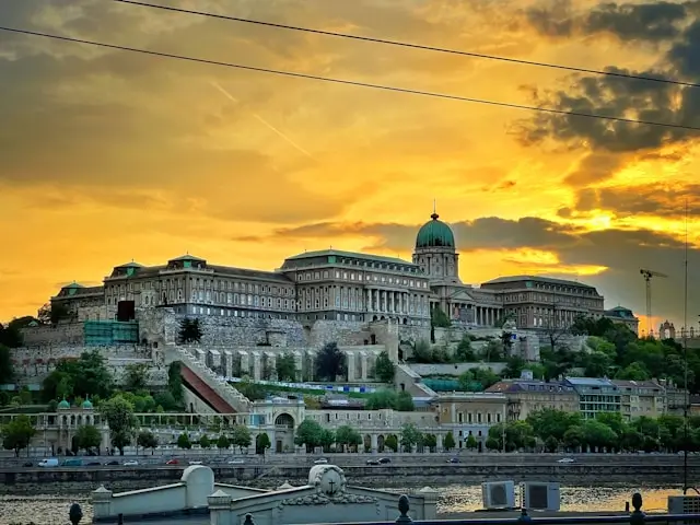 Impressive photo of Buda Castle, a must-see during your 3 days in Budapest.