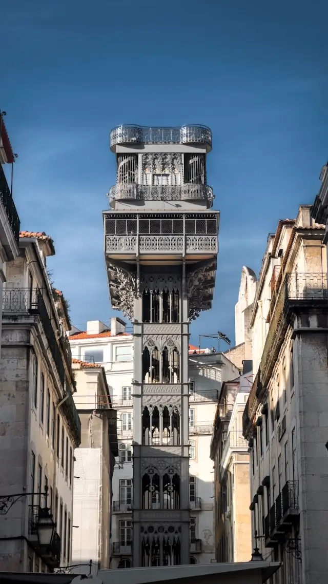 Santa Justa Elevator, a must-see to visit Lisbon in 4 days.