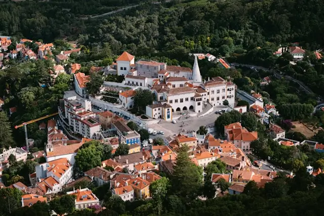 Vue aérienne de Sintra, à ne pas manquer lors de votre visite de Lisbonne en 4 jours.