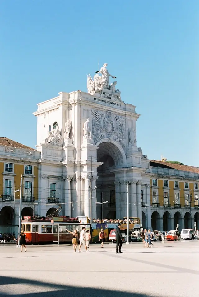 La belle place Praça do Comércio.