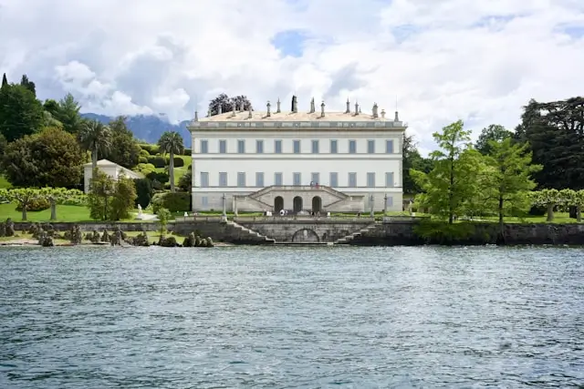 The captivating symmetry of Villa Melzi.