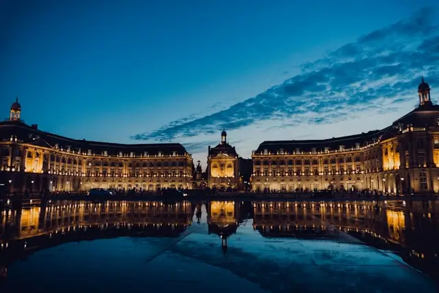 Place de la Bourse illuminée
